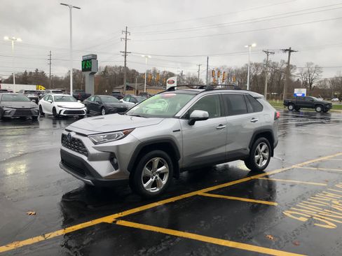 Certified 2020 Toyota RAV4 Limited image 4