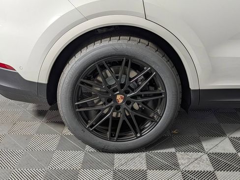 New 2026 Porsche Cayenne image 13