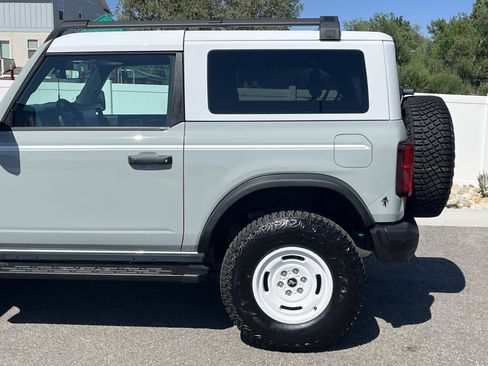 Used 2024 Ford Bronco Heritage Edition AWD/4WD image 4