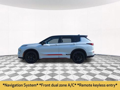 Used 2024 Mitsubishi Outlander SE Black Edition AWD/4WD image 2