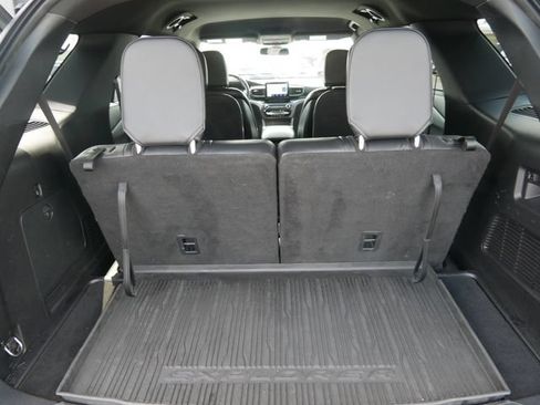 Used 2020 Ford Explorer XLT w/ Equipment Group 202A AWD/4WD image 6
