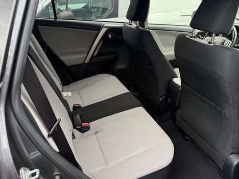 Used 2017 Toyota RAV4 XLE FWD image 10