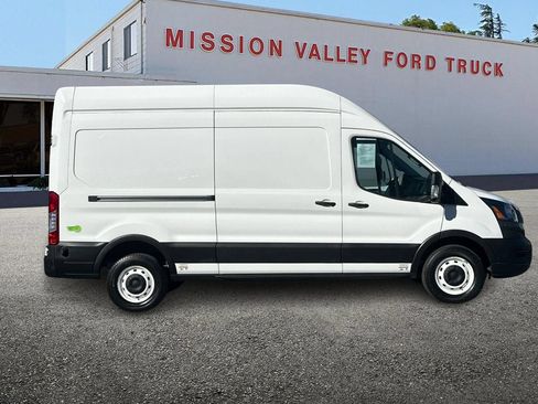 Used 2022 Ford E-Transit 148 High Roof w/ Load Area Protection Package RWD image 3