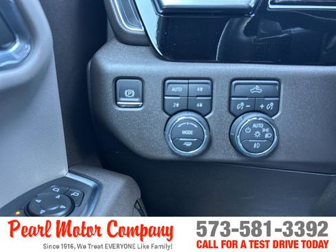 Used 2025 Chevrolet Silverado 1500 LT Trail Boss w/ Convenience Package II AWD/4WD image 14