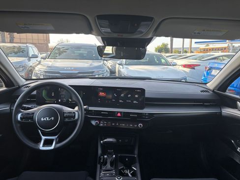 Used 2025 Kia K5 LXS image 32