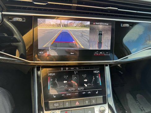 Used 2021 Audi Q7 3.0T Premium image 12