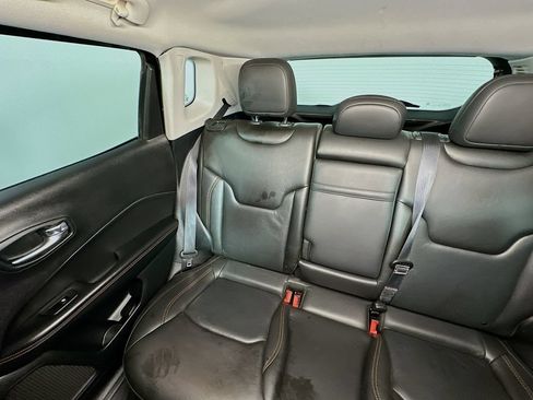 Used 2018 Jeep Compass Limited w/ Navigation Group AWD/4WD image 12