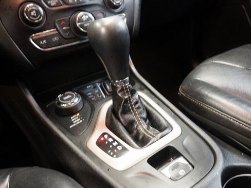 Used 2015 Jeep Cherokee Limited image 20