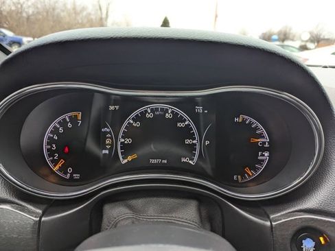 Used 2018 Jeep Grand Cherokee Laredo image 12