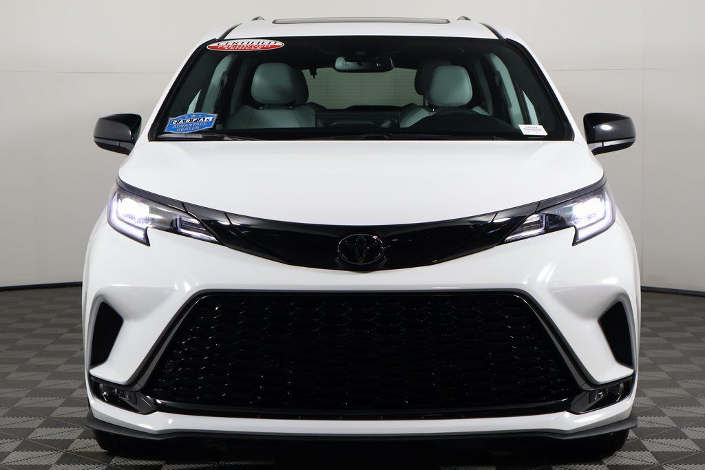 Used 2026 Toyota Sienna XSE FWD image 2