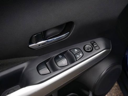 Used 2019 Nissan Kicks SV FWD image 16