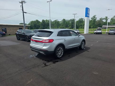 Used 2016 Lincoln MKX Reserve w/ Climate Package AWD/4WD image 3