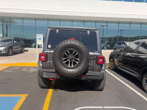 Used 2025 Jeep Wrangler Unlimited Rubicon AWD/4WD image 7