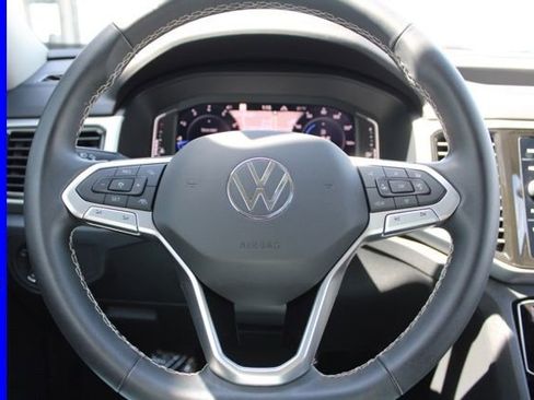Used 2023 Volkswagen Atlas SEL image 32