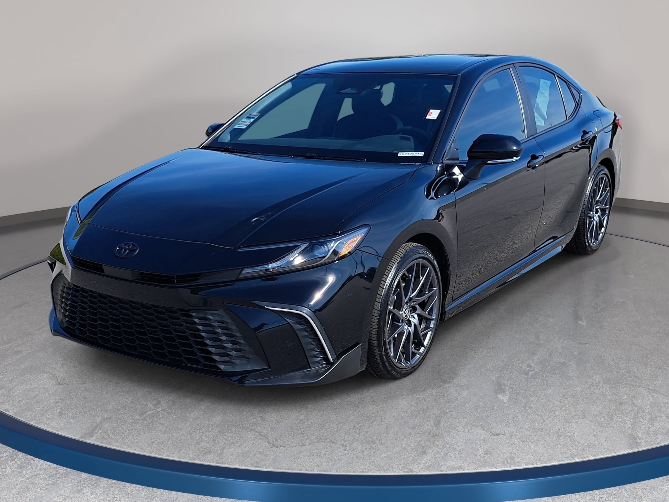 Used 2025 Toyota Camry SE w/ Convenience Package FWD image 1