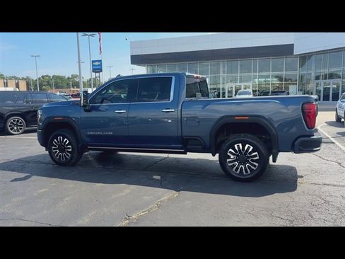 Certified 2026 GMC Sierra 3500 Denali Ultimate AWD/4WD image 6