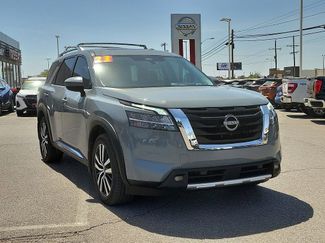 Used 2023 Nissan Pathfinder Platinum video 2