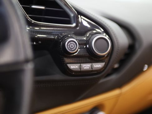 Used 2019 Ferrari 488 Spider RWD image 19