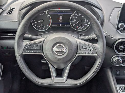Used 2024 Nissan Sentra SV FWD image 11