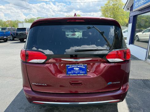 Used 2018 Chrysler Pacifica Limited image 8