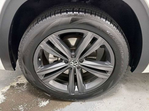 Used 2020 Volkswagen Atlas Cross Sport SE image 10
