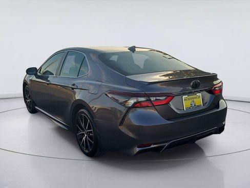 Used 2024 Toyota Camry SE FWD image 3