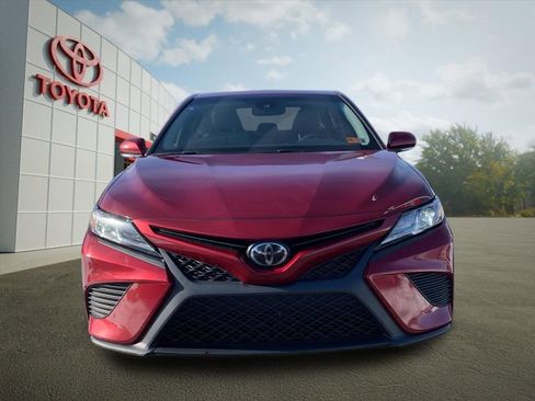 Used 2018 Toyota Camry SE image 8