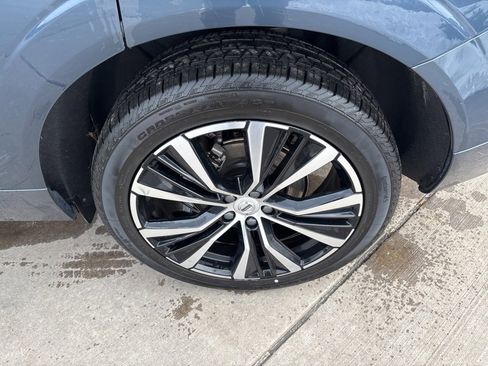 Used 2025 Volvo XC60 B5 Plus image 14