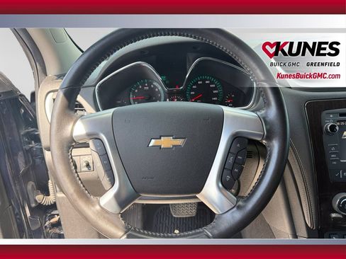 Used 2015 Chevrolet Traverse LT w/ Style and Technology Package FWD image 28