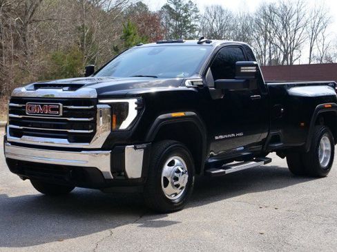 Used 2024 GMC Sierra 3500 SLE w/ SLE Convenience Package image 6