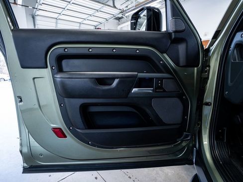 Used 2022 Land Rover Defender 90 X image 29