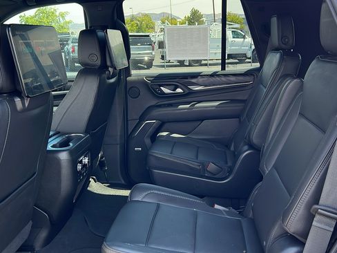 Certified 2022 GMC Yukon Denali w/ Denali Ultimate Package AWD/4WD image 17