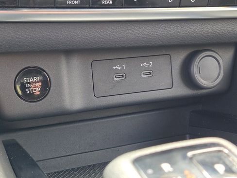 Used 2025 Nissan Rogue SV image 25