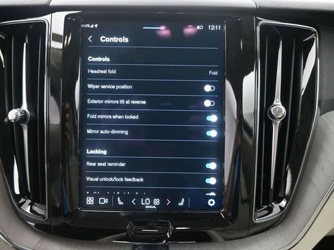 Used 2025 Volvo XC60 B5 Plus w/ Protection Package Premier image 17