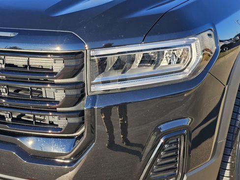 Certified 2023 GMC Acadia SLE w/ Driver Convenience Package image 11