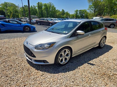 Used 2014 Ford Focus ST w/ Equipment Group 202A FWD image 3