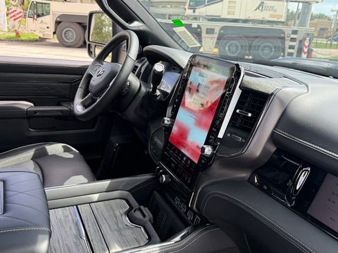 New 2025 RAM 2500 Limited image 38
