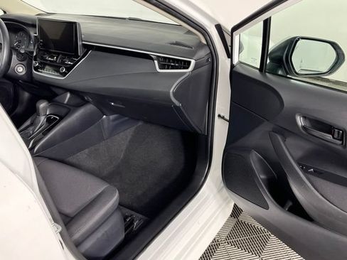 Used 2025 Toyota Corolla LE FWD image 27