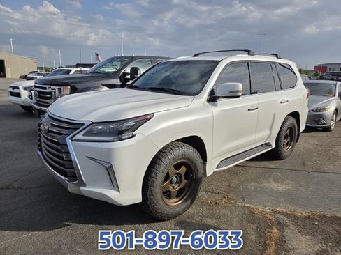 Used 2019 Lexus LX 570 4WD w/ Luxury Package image 10