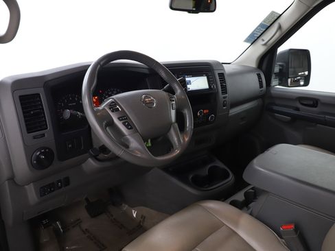 Used 2020 Nissan NV 3500 SL image 21