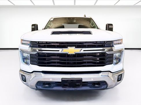 Used 2025 Chevrolet Silverado 2500 LT w/ Safety Package AWD/4WD image 2