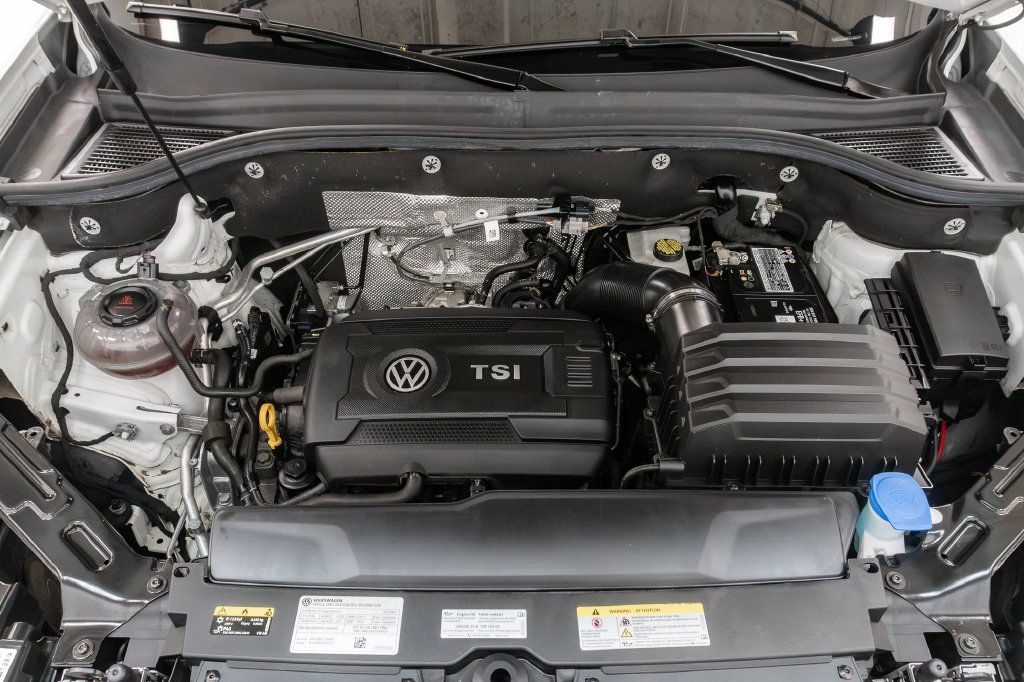Used 2023 Volkswagen Atlas Cross Sport SE w/ Black Wheel Package AWD/4WD image 3