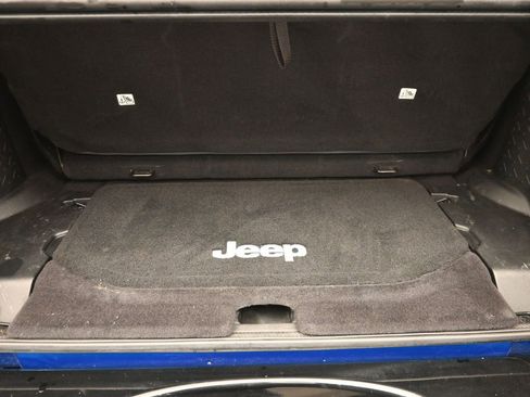 Used 2016 Jeep Wrangler Sport image 9