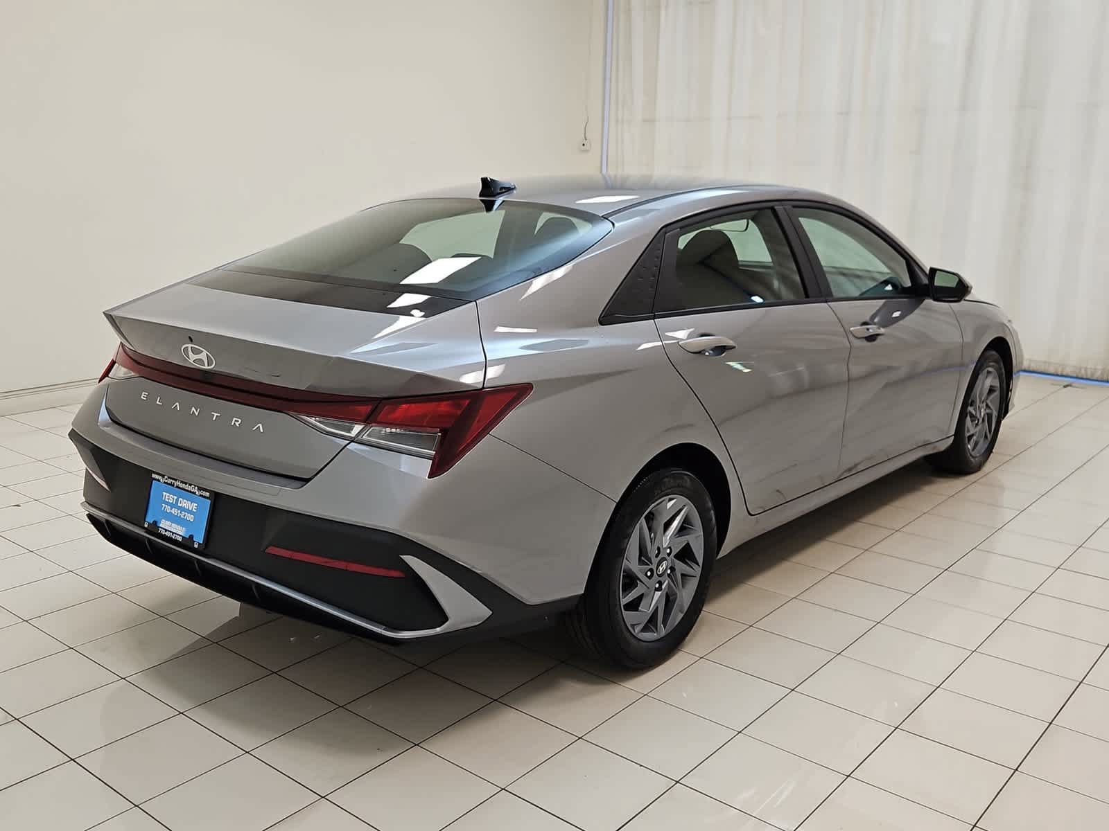 Used 2024 Hyundai Elantra SEL FWD image 26