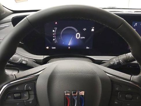 New 2026 Buick Envista Avenir image 17