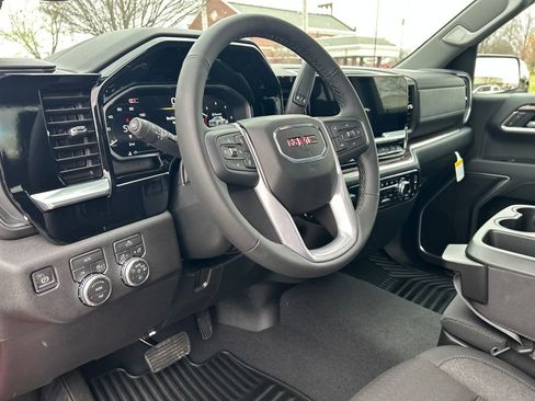 New 2026 GMC Sierra 1500 Elevation image 11
