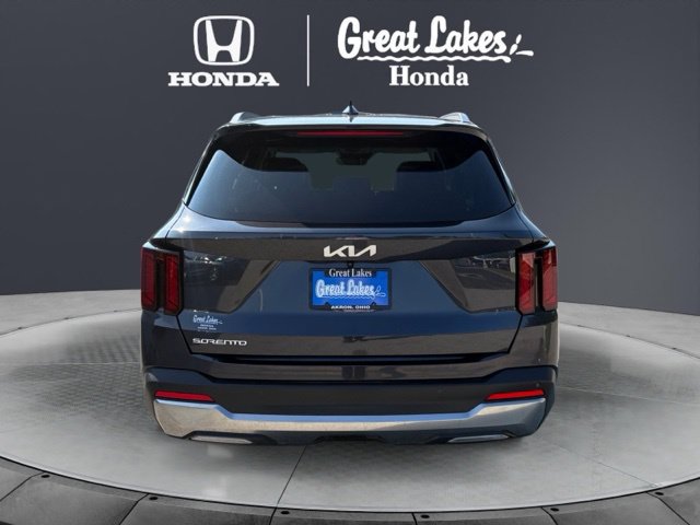 Used 2025 Kia Sorento S FWD image 5