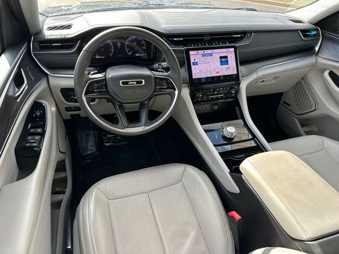 Used 2023 Jeep Grand Cherokee Overland image 22