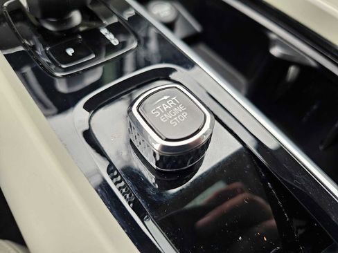 Certified 2023 Volvo XC60 T8 Plus AWD/4WD image 37