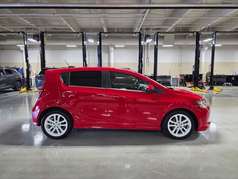 Used 2020 Chevrolet Sonic LT w/ Convenience Package image 8
